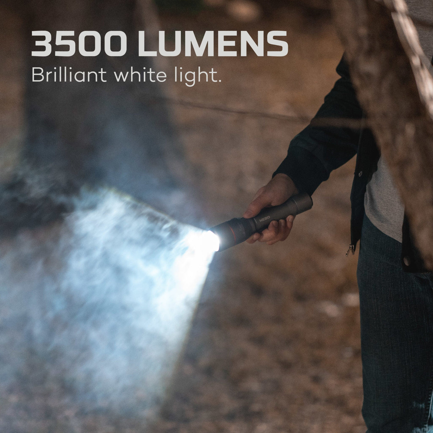 At Nebo Tools, we continually innovate so that we can offer the highest quality LED lighting products at the best price. The Davinci™ 3500 lumen rechargeable flashlight by NEBO is a powerful handheld flashlight with 4 light modes. The included mode selection dial makes it easy to switch between modes and the powerful LED in this flashlight can light up 131 meters. The included battery allows for up to 20 hours of operation in between charges.